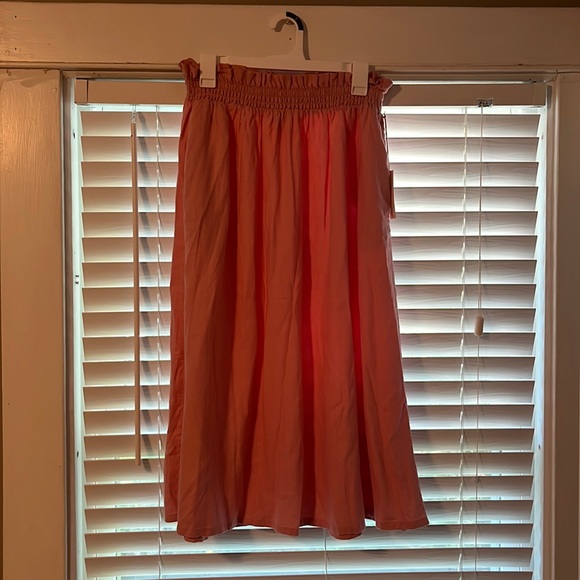 BRAND NEW Target pink linen skirt. Never worn. elastic waist with pockets! - Picture 2 of 3